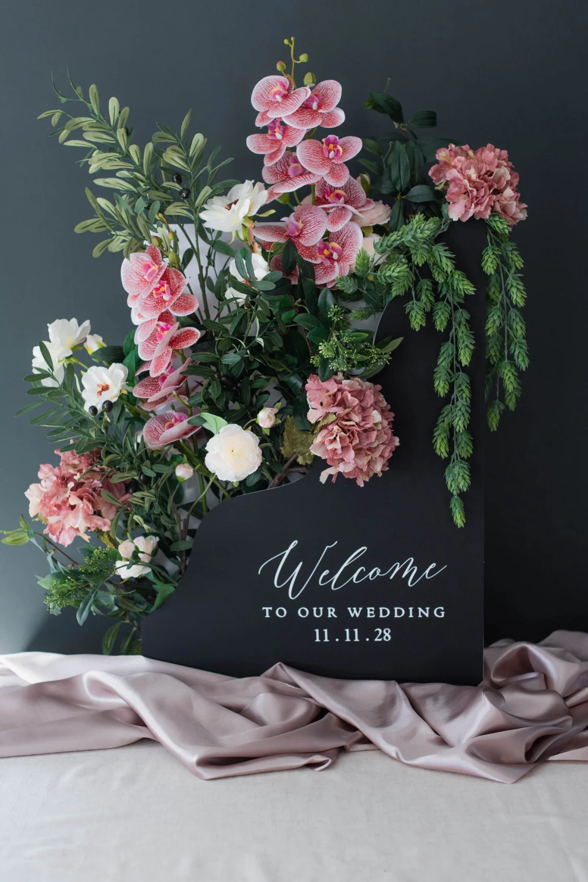 How to create a wedding welcome flower box sign with a Cricut Joy