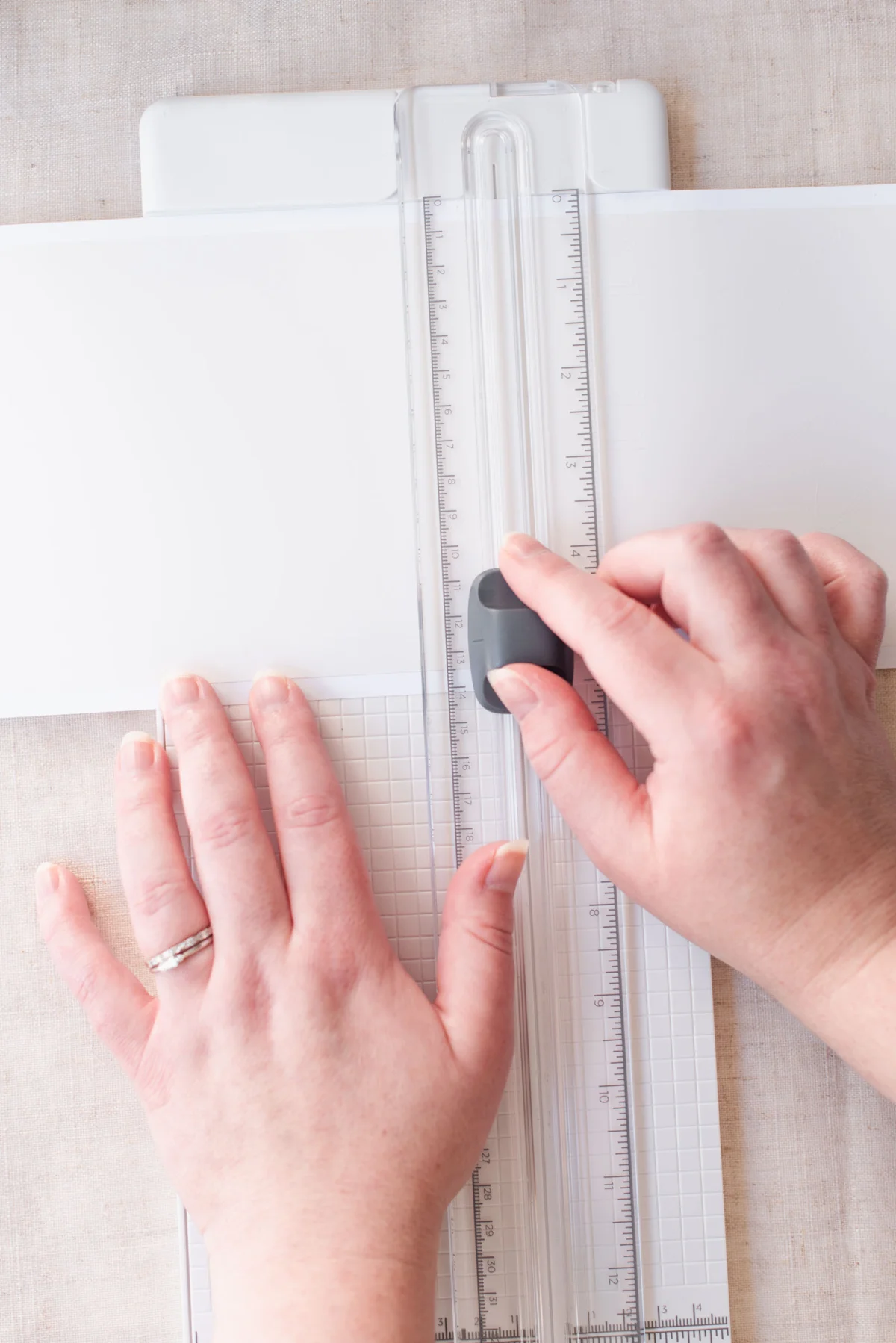 Everything you need to know about cutting Smart Vinyl with Cricut for a wedding sign