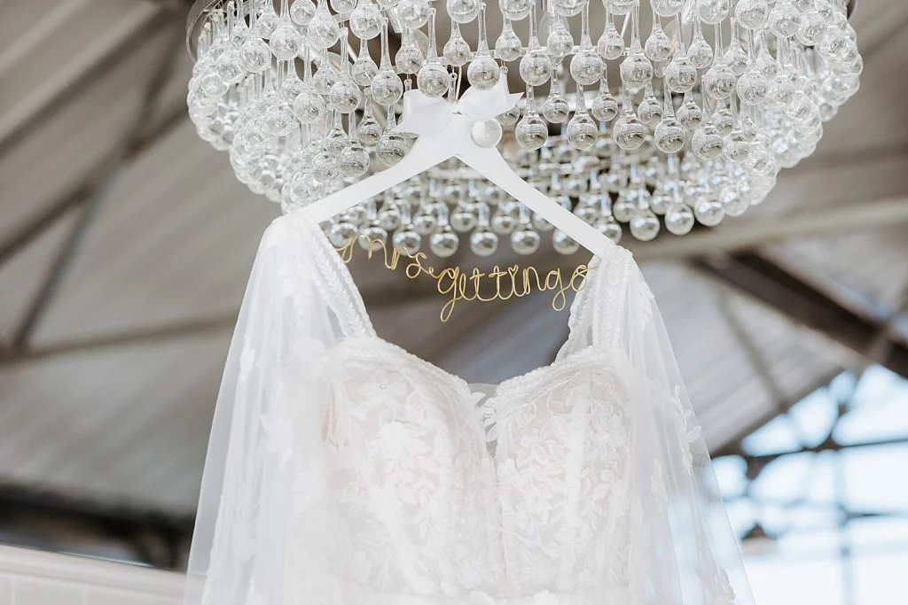 Modern Light-Filled Greenhouse Wedding At The Atrium | Burgh Brides | Iris Marie Photography