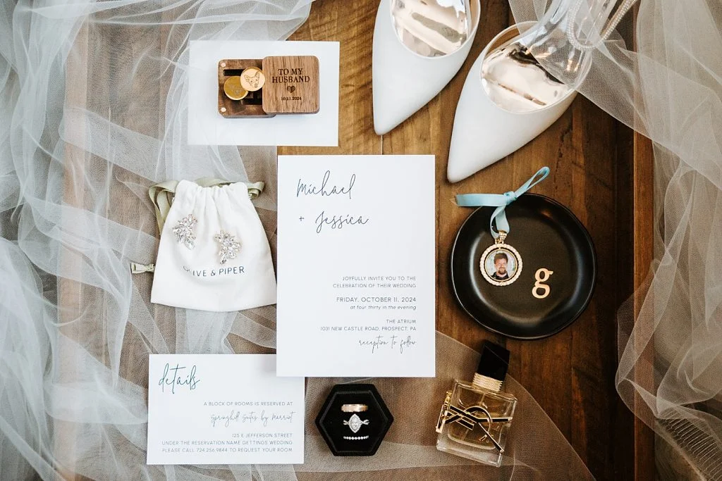 Modern Light-Filled Greenhouse Wedding At The Atrium