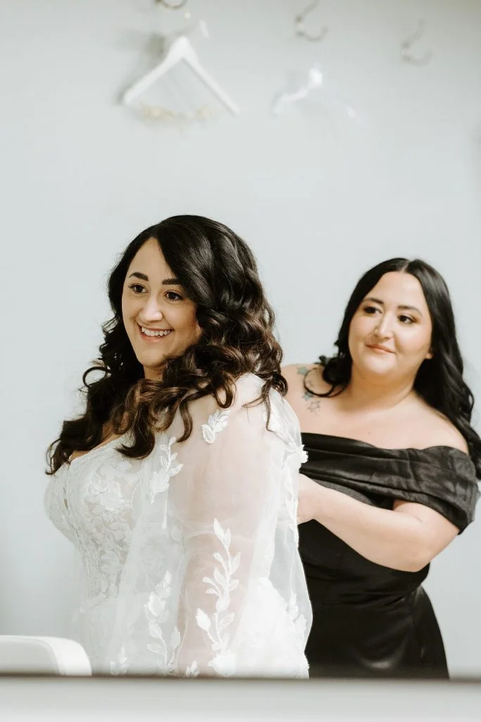 Modern Light-Filled Greenhouse Wedding At The Atrium | Burgh Brides | Iris Marie Photography